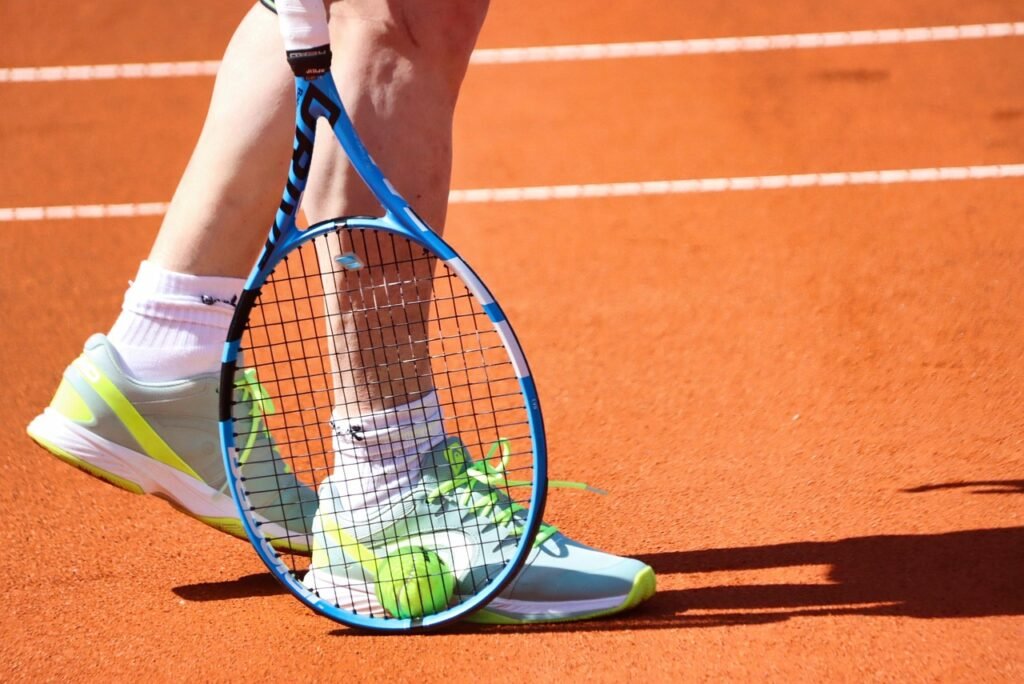 planet fox tennis ball 7137979 1280